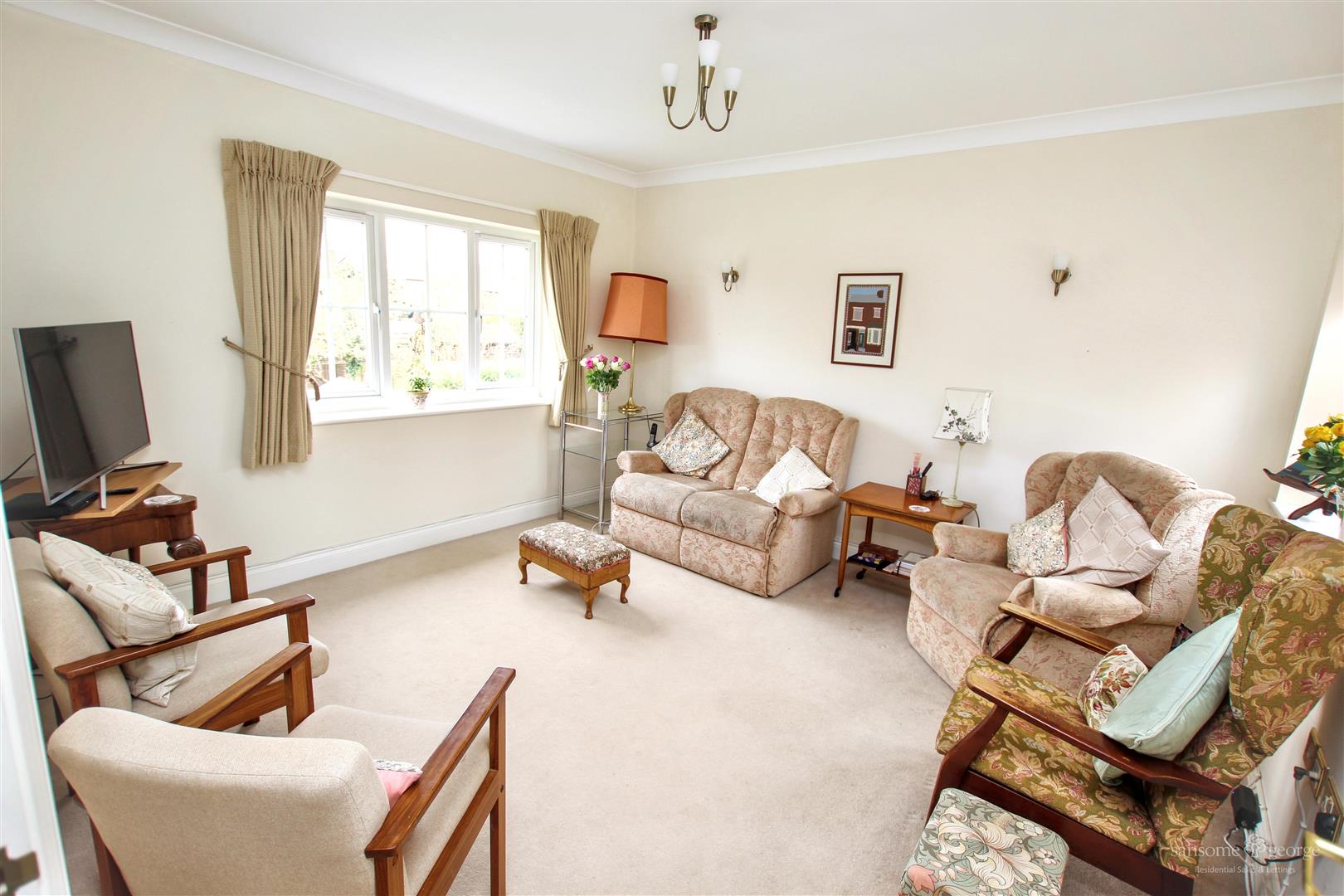 2 bed property in Armour Road, Reading